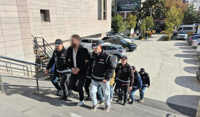 Vadeli Araç Satışı Kılıfıyla 60 Milyonluk Vurgun: Eskişehir Merkezli Tefeci Operasyonunda 2 Tutuklama!