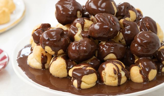 Pastane usulü tam ölçülü ev yapımı profiterol tarifi