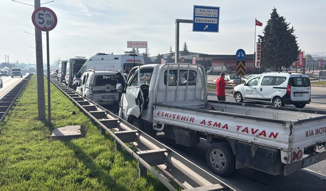 Eskişehir Çevre Yolunda Zincirleme Kaza Gibi Çarpışma: 4'ü Çocuk 7 Kişi Yaralandı!