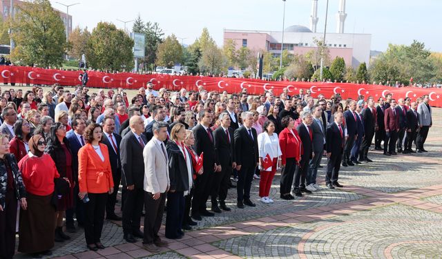 Osmangazi Üniversitesi Cumhuriyet'in 103. Yılını Gururla Kutladı
