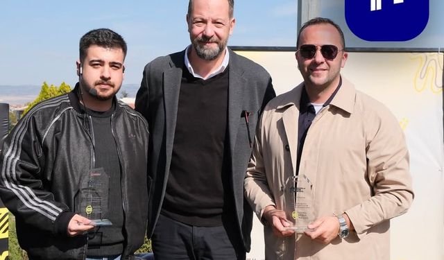 Ulaş Entok ve Sezer Toptaş Zirvede