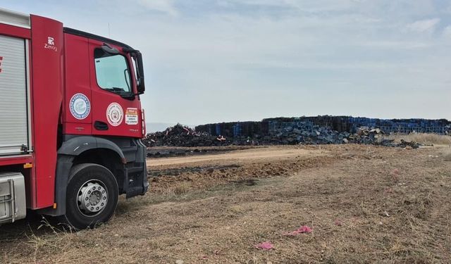 Eskişehir’de plastik kasalar alev aldı