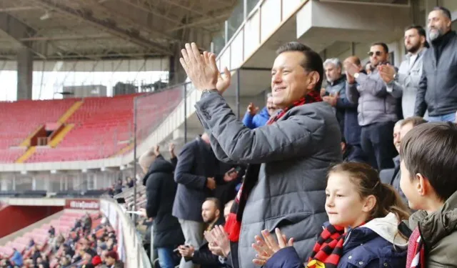 Nebi Hatipoğlu'ndan taraftara müjde: Eskişehirspor sevgini anlat, kombineyi kap!