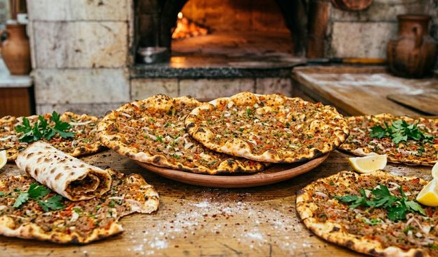 Evde Lokanta Usulü Lahmacun Tarifi: Çıtır Çıtır Lezzet