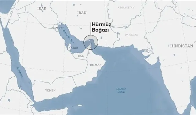 Hürmüz Boğazı'nda Petrol Tankerinde Patlama Yaşandı