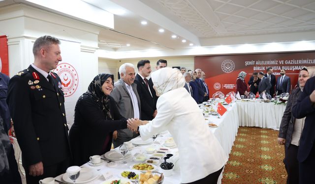 Bakan Mahinur Özdemir Göktaş'tan Gaziantep'te anlamlı buluşma
