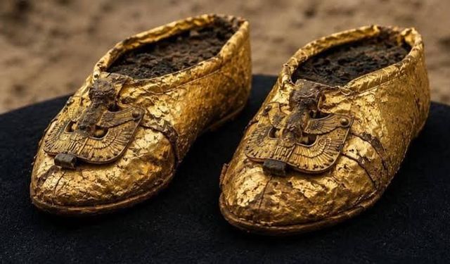 Kazakistan'da 1500 Yıllık Mezarda Altın Kaplama Ayakkabılar Bulundu