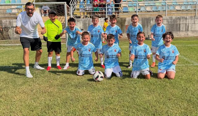 Eskişehir Alanyaspor Futbol Okulu’nda Minikler Sahada