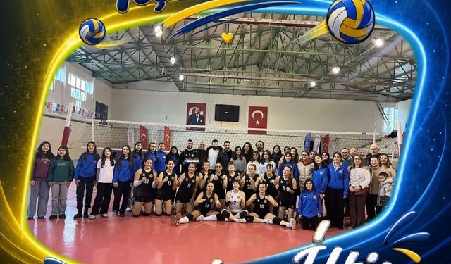 Söğüt Spor Kulübü Voleybol Takımı antrenörüne veda etti