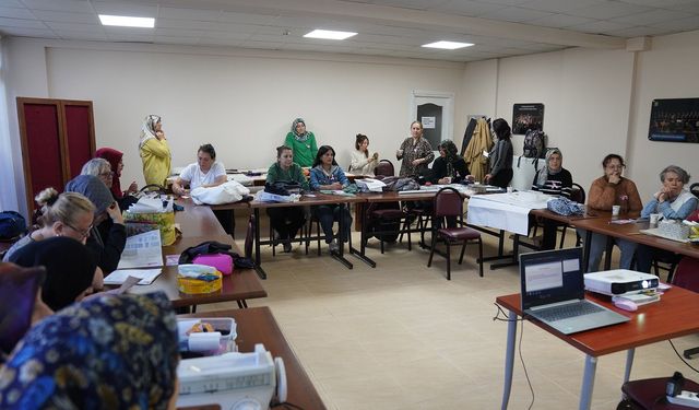 Tepebaşı Zişan Kızılcıklı Belde Evi’nde meme kanseri eğitimi