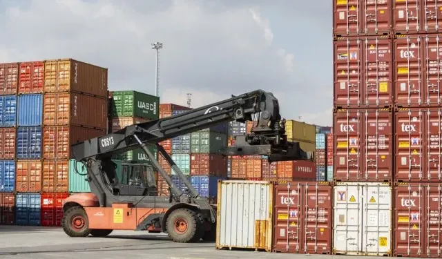 Türkiye limanlarında 9 ayda 412,1 milyon ton yük taşındı