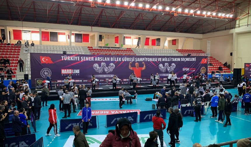 Türkiye Şener Arslan Bilek Güreşi Şampiyonası başladı