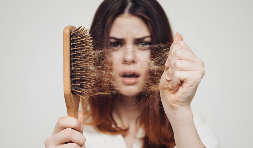 “Saç dökülmesine karşı sülfatsız şampuan kullanın”