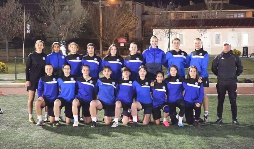 EBB Kadın Futbol takımı Fenerbahçe ile maça çıkacak