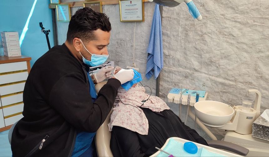 Filistinli diş hekiminden çadırda tedavi
