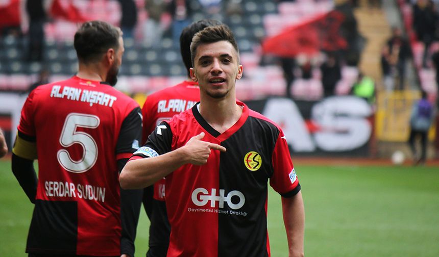 Eskişehirspor'da Ahmet Sezer sezonu kapattı