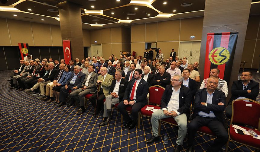 Eskişehirspor'un kaderini belirleyecek toplantı yapıldı