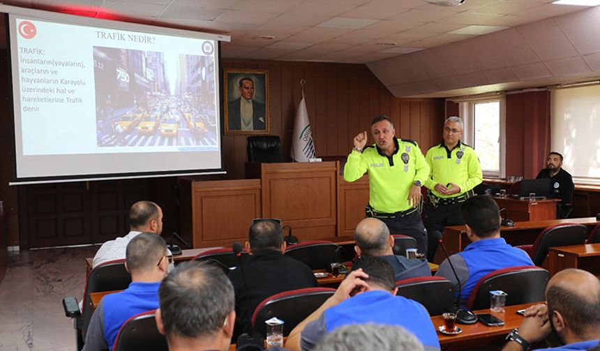 Odunpazarı Belediyesi'nde şoförlere güvenli sürüş eğitimi verildi