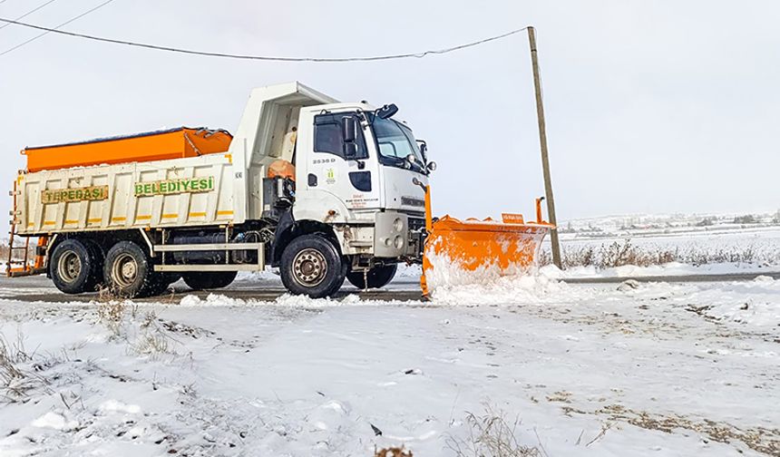 Tepebaşı'nda kar yağışına hızlı müdahale