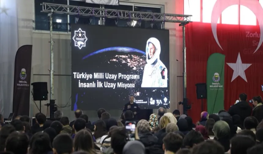 Astronot Gezeravcı Bursa'da öğrencilerle buluştu