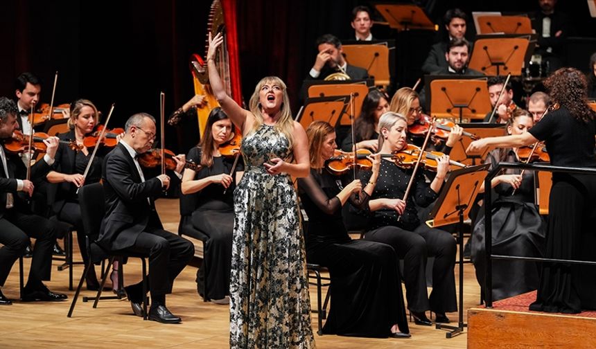 Ünlü Soprano Sinead Campbell Wallace İstanbul'da Konser Verdi