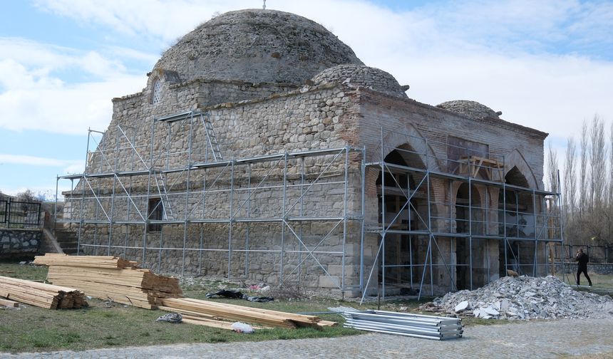 Tarihi Selçuklu Camiinde restorasyon çalışması