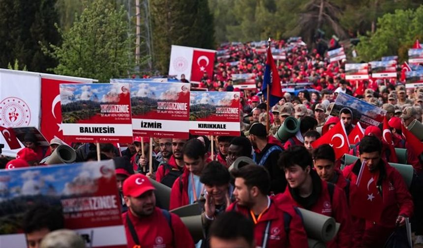Gençler, 'Vatan İçin Destan Yazanların İzinde'
