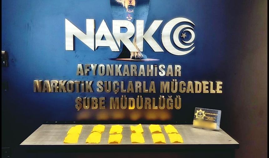 Aracın gizli bölmesindeki uyuşturucuyu polis böyle buldu