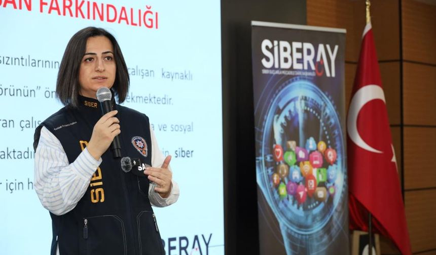 Bafra'da En İyi Narkotik Polisi Anne ve SİBERAY Semineri