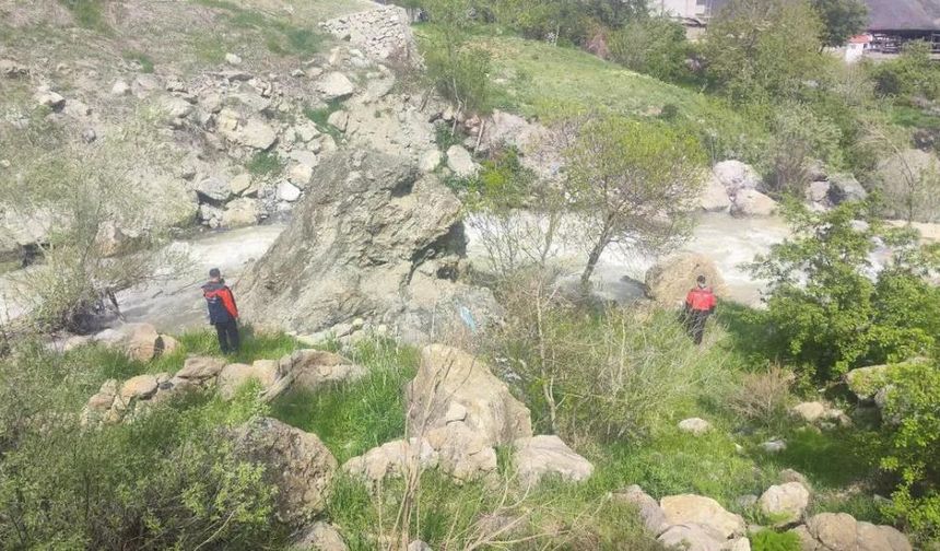 Hakkari'de 21 gündür kayıp kadını arama çalışmaları sürüyor
