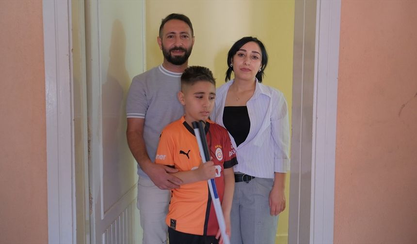Başkan Çavuşoğlu'ndan akıllı baston talep eden Taci Efe'nin isteği gerçek oldu