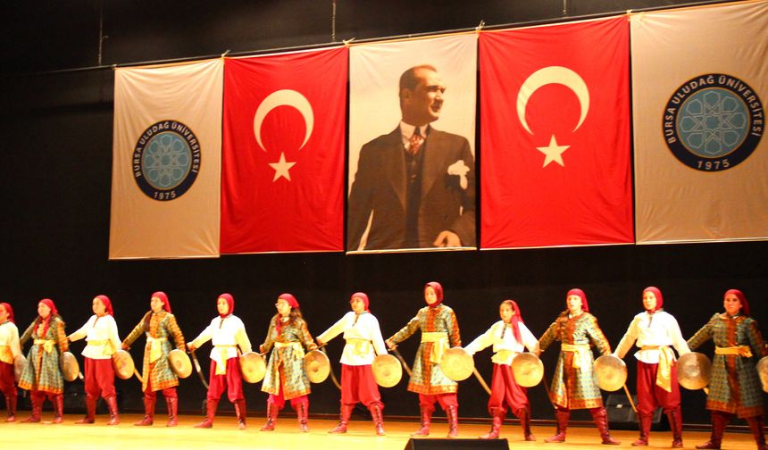 BUÜ’de Halk Oyunları Festivali coşkusu