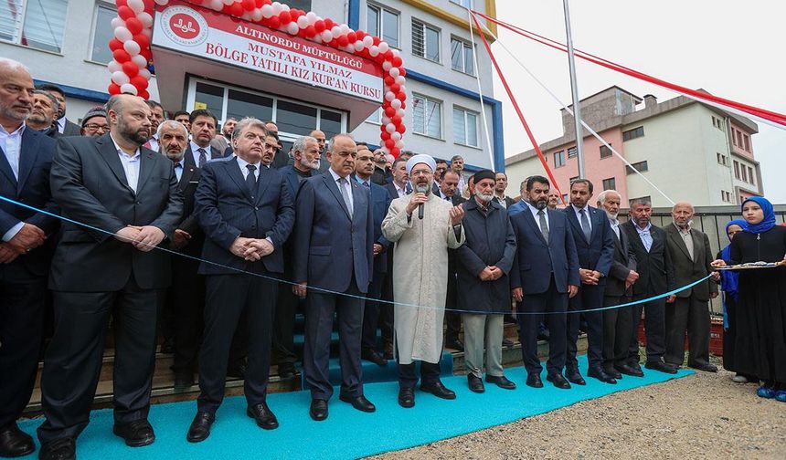 "Kur'an-ı Kerim'i çocuklarımıza öğretmenin gayreti içerisindeyiz"