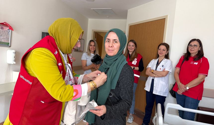 Türk Kızılayı'ndan Anneler Günü için anlamlı ziyaret