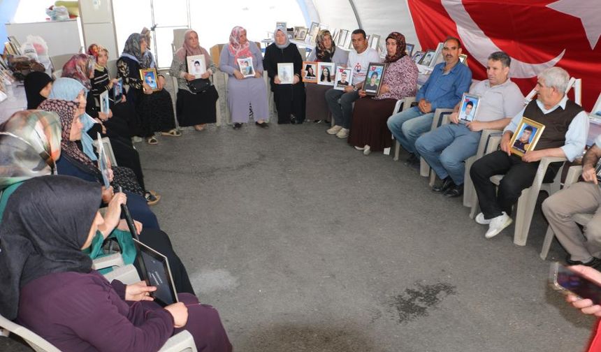Diyarbakır anneleri PKK'nın kendini feshetmesiyle evlatlarına kavuşmayı bekliyor