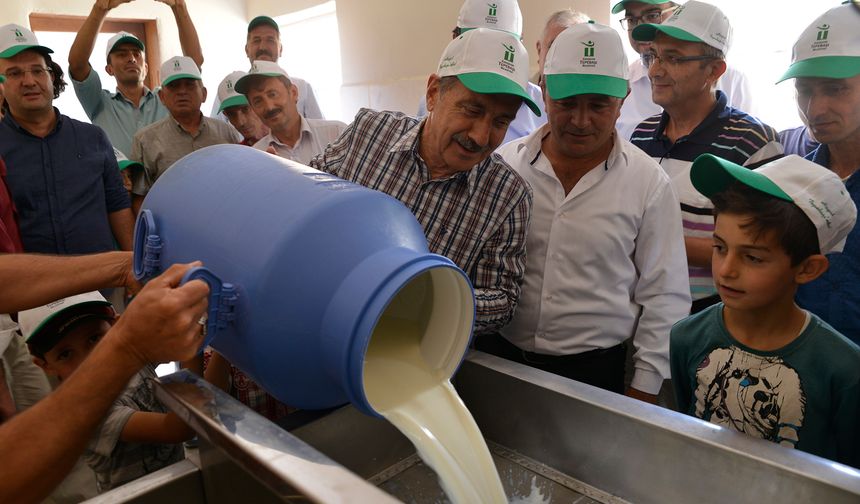 Başkan Ataç 'Süt üretimini ve tüketimini destekliyoruz'