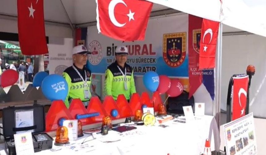 Jandarma Trafik Ekipleri Fuar Alanında Bilgilendirme Standı Açtı