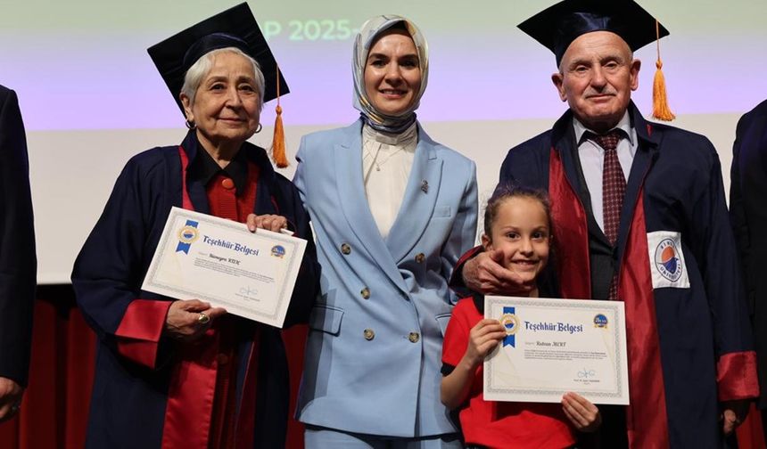 Aile ve Sosyal Hizmetler Bakanı Göktaş, 3. Yaş Üniversitesi’nin mezuniyet törenine katıldı