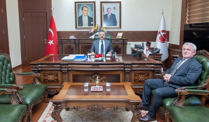 Mülkiye Başmüfettişi Ayhan Tavlı’dan Vali Hüseyin Aksoy’a Ziyaret