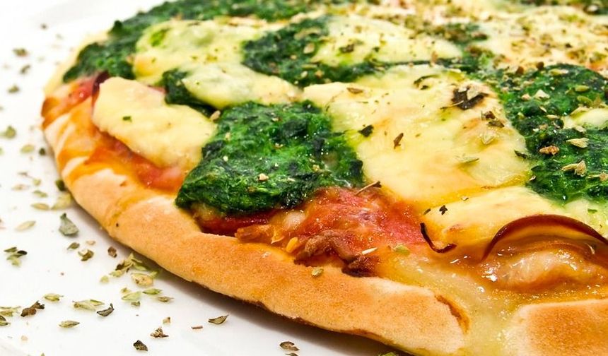 Sucuk, Ispanak ve Limon Aynı Pizzada