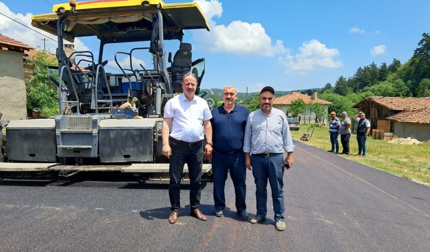 Pazaryeri'nde Köy Yolları Sıcak Asfaltla Buluşuyor