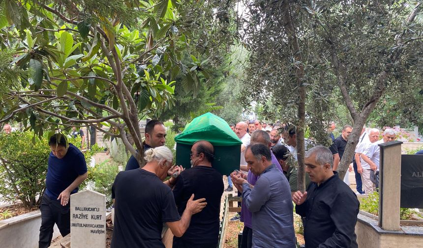 Hayatını kaybeden gazeteci Zeki Özer, son yolculuğuna uğurlandı
