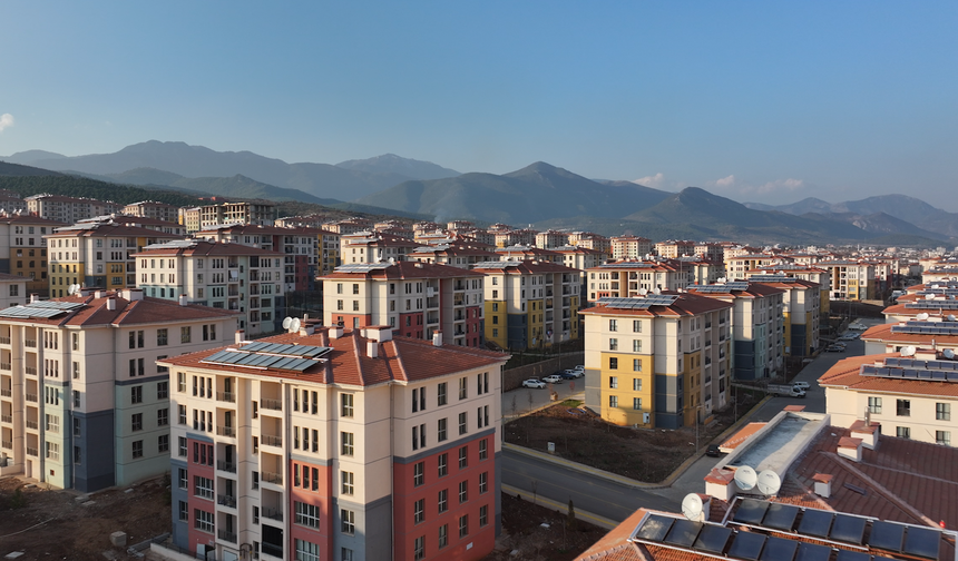 Bakan Kurum yeni inşa edilen afet konutlarını paylaştı