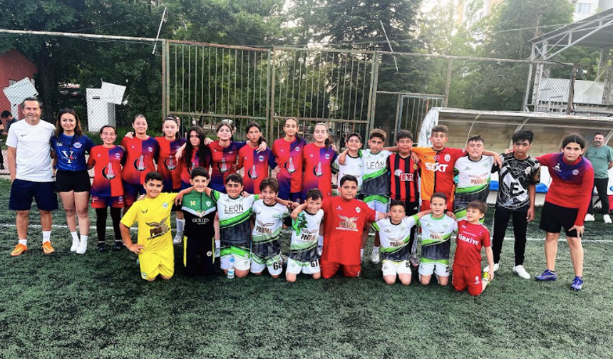 Lokomotifin Kızları Gelecek Vadediyor