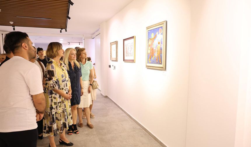 Kesişen İzler Sergisi Sanat Sokağı'nda açıldı