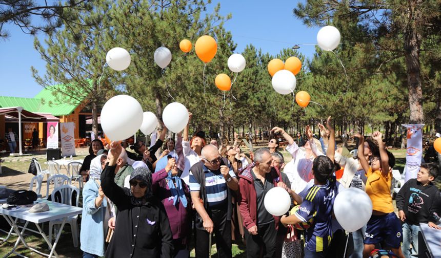 Alzheimer Farkındalık Günü'nde anlamlı buluşma