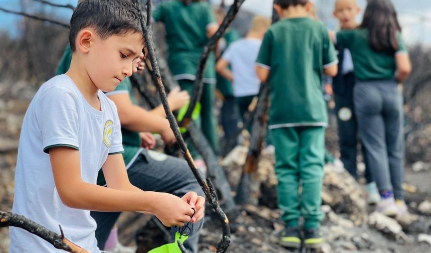 Öğrenciler küllerinden doğacak ormanlara nefes oldu