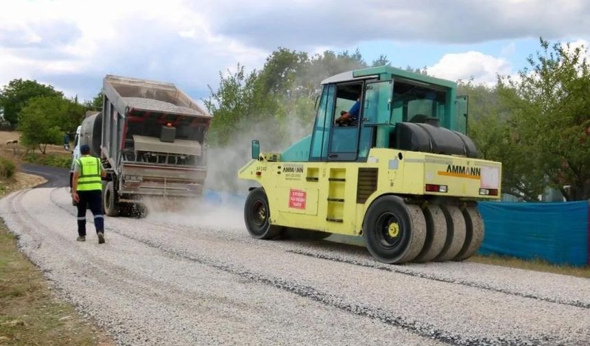Köy yollarına 230 km asfalt yapıldı