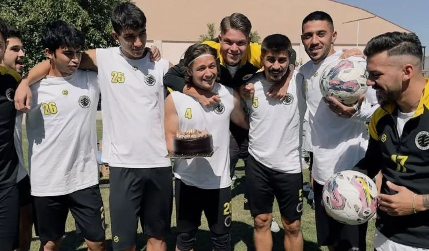 2 Eylüllü Futbolcuya Doğum Günü Sürprizi