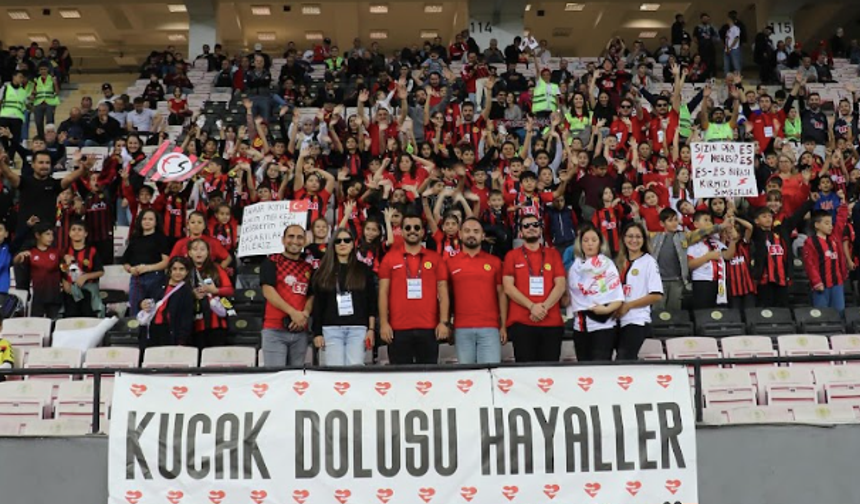 “Kucak Dolusu Hayaller” Projesi Minikleri Eskişehirspor’la Buluşturdu